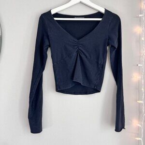 brandy melville black cinched front v-neck top 🖤